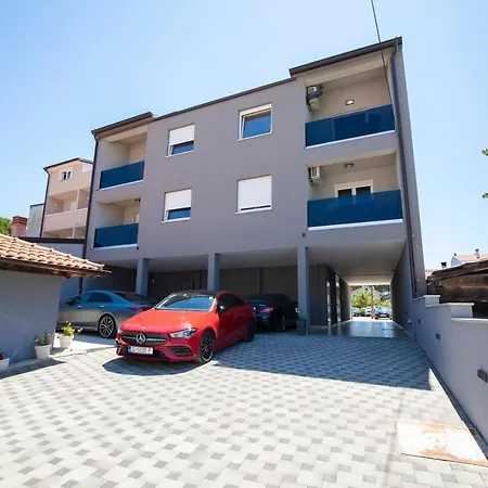 Panorama Apartment *